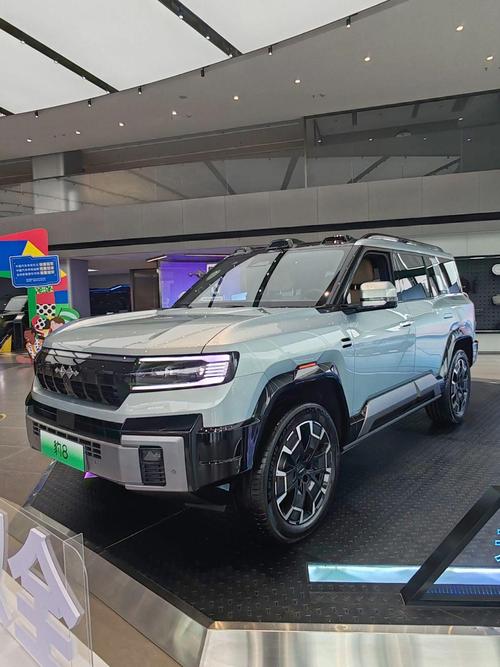 重庆54比亚迪方程豹硬派越野的爆款，英菲尼迪35周年与你共成长